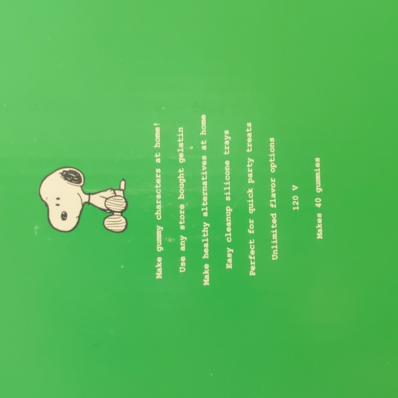 Never Used! Urban Outfitters Gummy Candy Maker in Peanuts cartoon (Snoopy) - Picture 3 of 12